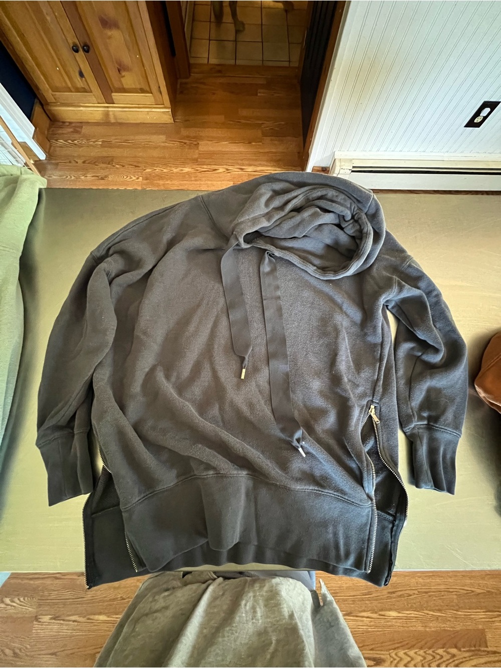 Aerie Lot of 3 Cozy Oversized Hoodies in Sage, Navy, and Rust - Picture 3 of 7